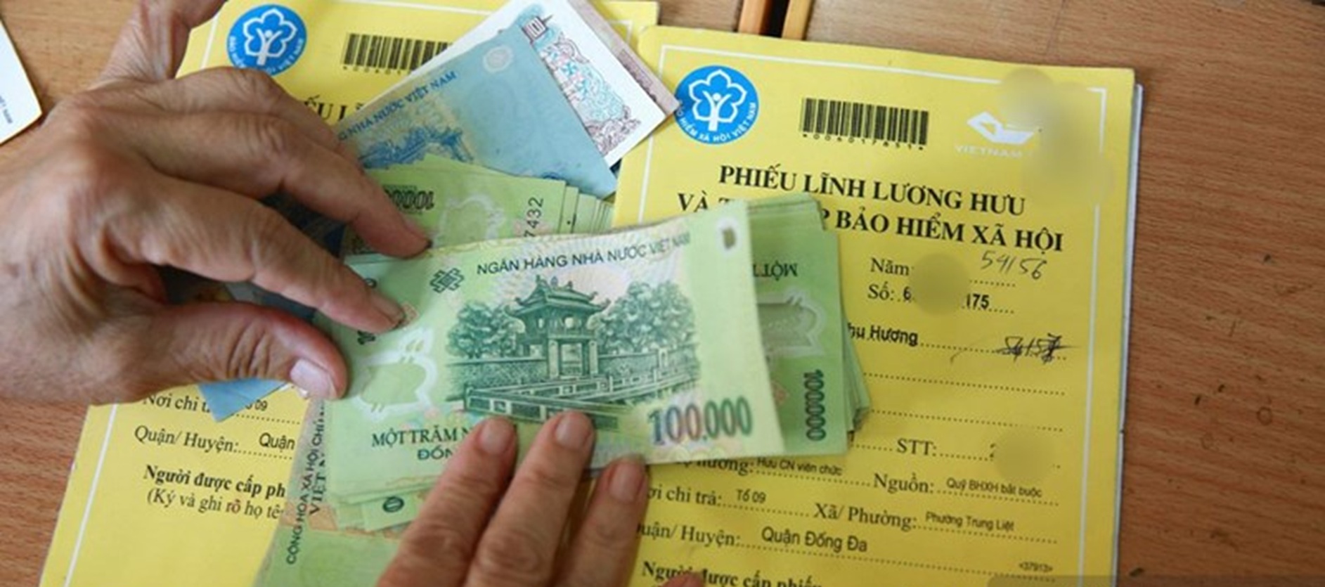 BHXH Hà Nội hướng dẫn điều kiện hưởng lương hưu đối với giáo viên hợp đồng đóng bảo hiểm 15 năm