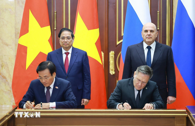 Thủ tướng Phạm Minh Chính và Thủ tướng Liên bang Nga Mikhail Mishustin chứng kiến Lễ ký kết Hiệp định về hợp tác xây dựng Nhà máy điện hạt nhân trên lãnh thổ Việt Nam. (Ảnh: Dương Giang/TTXVN) Thủ tướng Phạm Minh Chính và Thủ tướng Liên bang Nga Mikhail Mishustin chứng kiến Lễ ký kết Hiệp định về hợp tác xây dựng Nhà máy điện hạt nhân trên lãnh thổ Việt Nam. (Ảnh: Dương Giang/TTXVN)