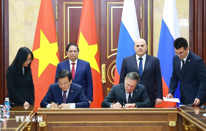 Thủ tướng Phạm Minh Chính và Thủ tướng Liên bang Nga Mikhail Mishustin chứng kiến Lễ ký kết Hiệp định về hợp tác xây dựng Nhà máy điện hạt nhân trên lãnh thổ Việt Nam. (Ảnh: Dương Giang/TTXVN) Thủ tướng Phạm Minh Chính và Thủ tướng Liên bang Nga Mikhail Mishustin chứng kiến Lễ ký kết Hiệp định về hợp tác xây dựng Nhà máy điện hạt nhân trên lãnh thổ Việt Nam. (Ảnh: Dương Giang/TTXVN)