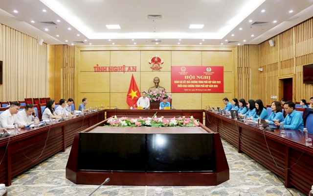 UBND tỉnh v&agrave; C&ocirc;ng đo&agrave;n đồng h&agrave;nh v&igrave; quyền lợi người lao động.