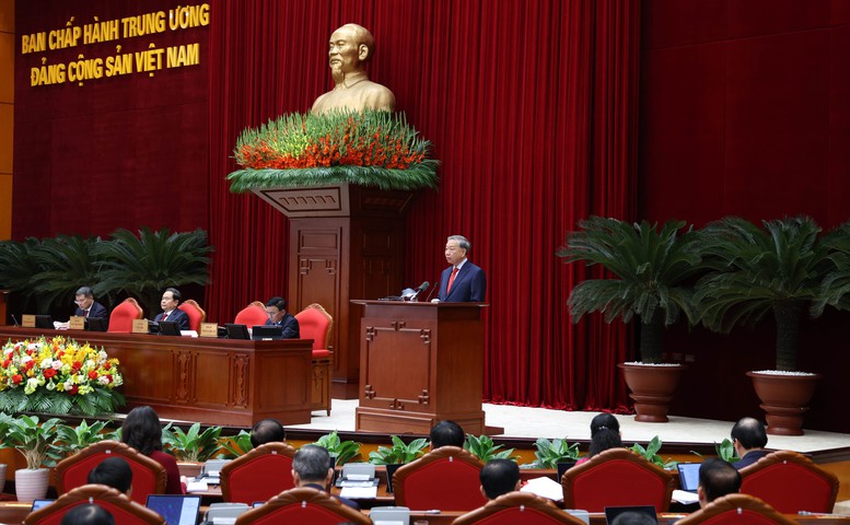 Tổng Bí thư Tô Lâm nhấn mạnh, những vấn đề được bàn và quyết nghị tại Hội nghị Trung ương 2 chính là những "hành lang pháp lý", những "quy tắc vận hành", những "nguyên tắc kỷ luật", những "chuẩn mực hành động" để đưa Nghị quyết của Đảng vào cuộc sống - Ảnh: VGP/Đức Tuân Tổng Bí thư Tô Lâm nhấn mạnh, những vấn đề được bàn và quyết nghị tại Hội nghị Trung ương 2 chính là những "hành lang pháp lý", những "quy tắc vận hành", những "nguyên tắc kỷ luật", những "chuẩn mực hành động" để đưa Nghị quyết của Đảng vào cuộc sống - Ảnh: VGP/Đức Tuân