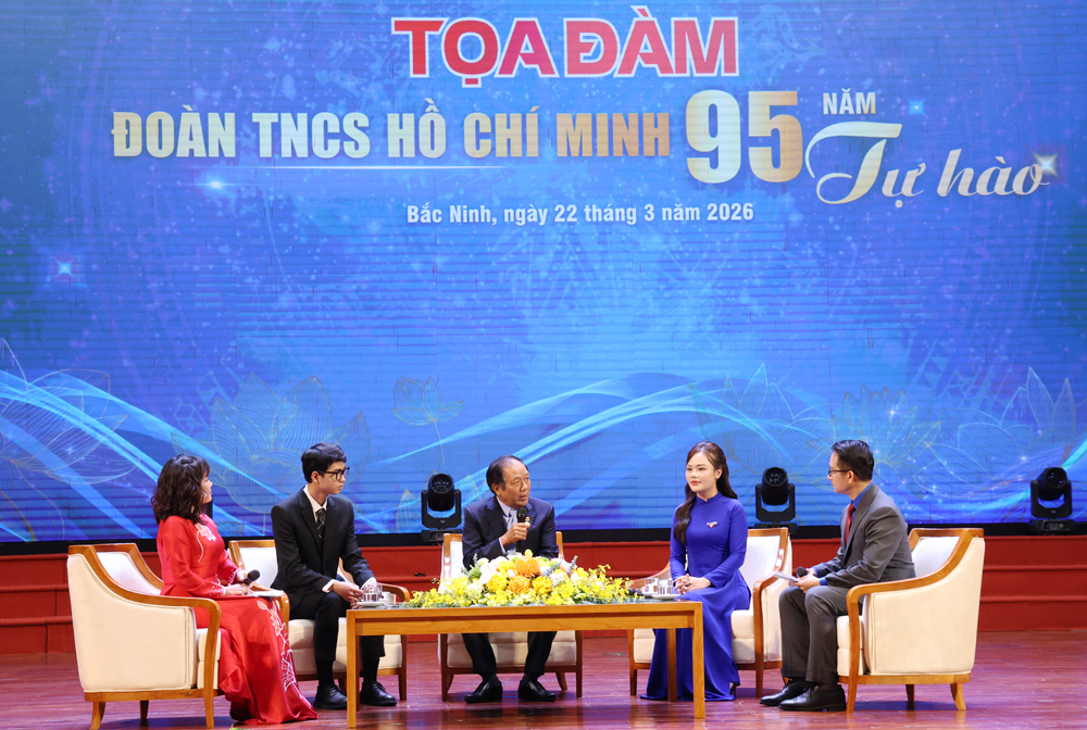 Các đại biểu trao đổi trong tọa đàm Các đại biểu trao đổi trong tọa đàm