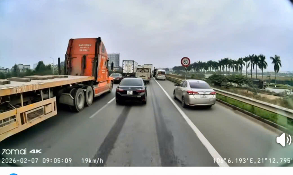 Một video tuy&ecirc;n truyền của Ph&ograve;ng Cảnh s&aacute;t giao th&ocirc;ng về trường hợp xe vượt sai quy định tr&ecirc;n cao tốc H&agrave; Nội - Bắc Giang thu h&uacute;t gần 96 ngh&igrave;n lượt người xem v&agrave; nhiều b&igrave;nh luận.