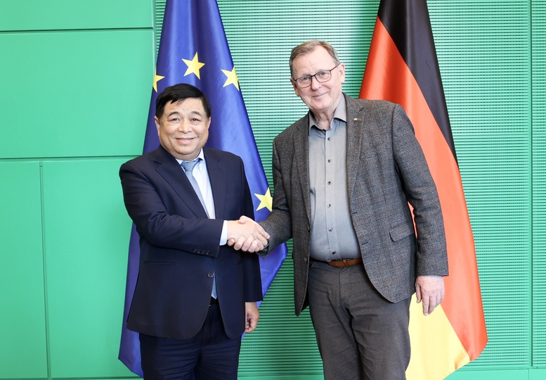 Phó Thủ tướng Chính phủ Nguyễn Chí Dũng hội kiến Phó Chủ tịch Quốc hội Đức