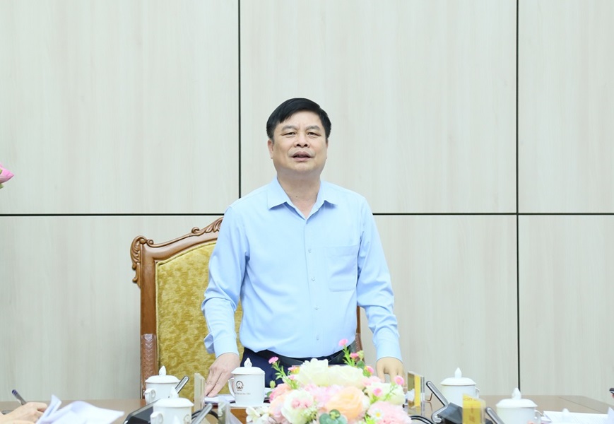 Ph&oacute; Chủ tịch UBND tỉnh ph&aacute;t biểu kết luận cuộc họp