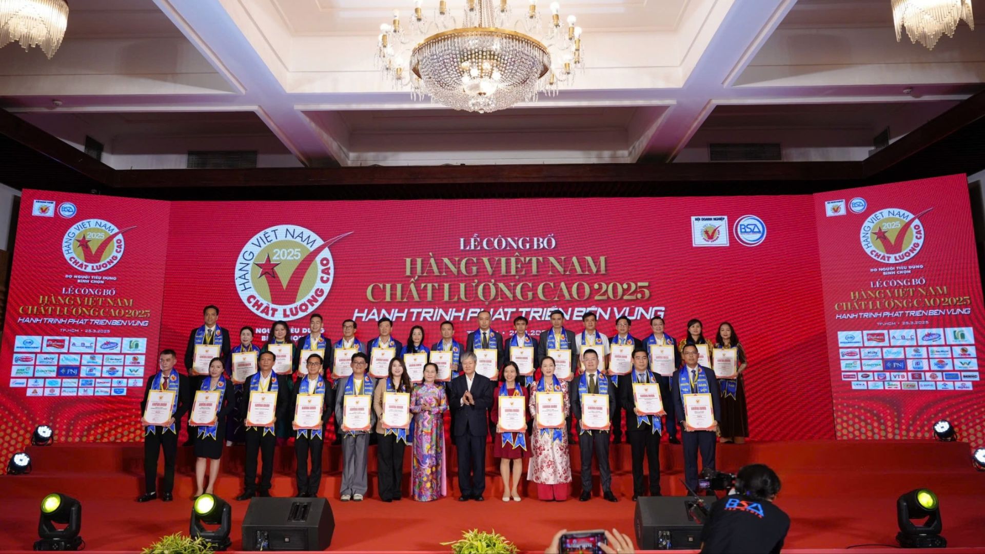 581 doanh nghiệp đạt chứng nhận Hàng Việt Nam chất lượng cao 2026