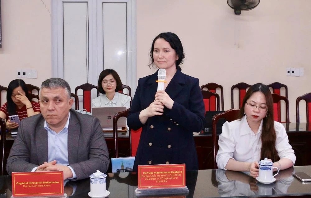 Đại diện c&aacute;c trường Đại học h&agrave;ng đầu của Li&ecirc;n bang Nga giới thiệu tổng quan về ng&agrave;nh đ&agrave;o tạo, tiềm năng, thế mạnh của nh&agrave; trường.