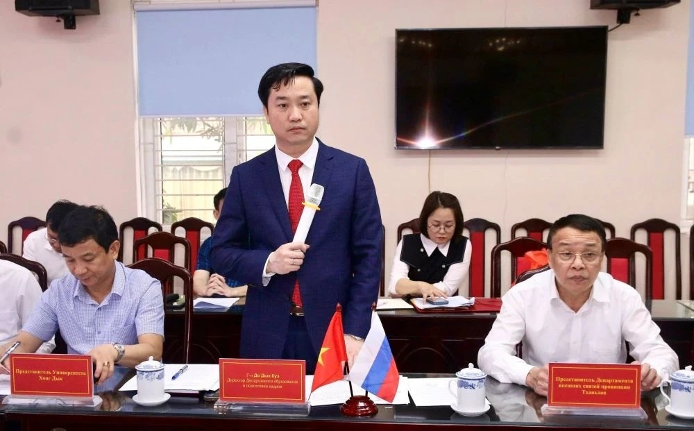 Đồng ch&iacute; Gi&aacute;m đốc Sở Gi&aacute;o dục v&agrave; Đ&agrave;o tạo Thanh H&oacute;a Đỗ Đức Quế ph&aacute;t biểu tại buổi l&agrave;m việc.