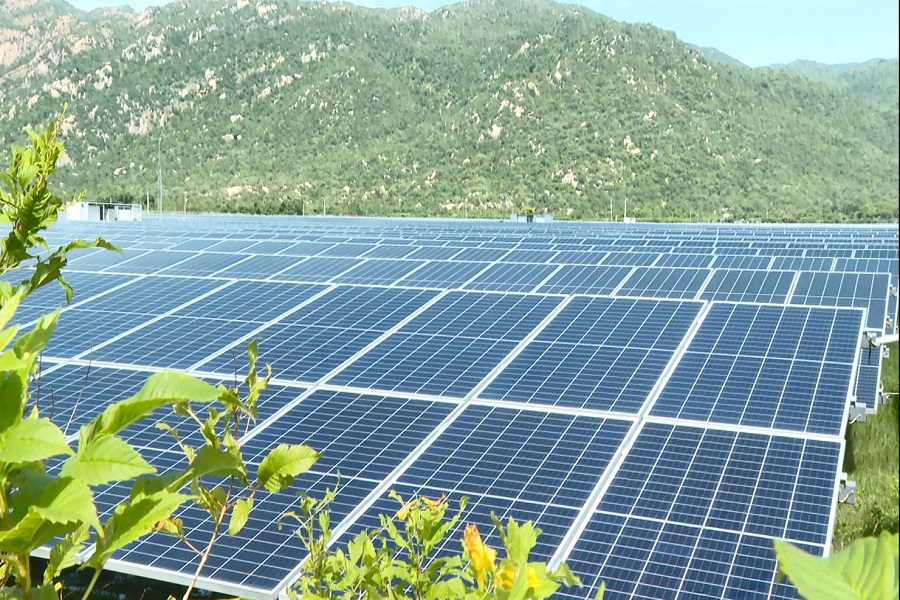 Nh&agrave; m&aacute;y điện mặt trời Vĩnh T&acirc;n 2