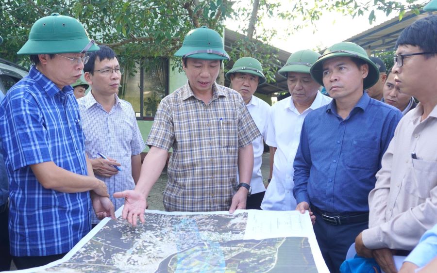 Ph&oacute; Chủ tịch Thường trực UBND tỉnh Ho&agrave;ng Nam chỉ đạo c&aacute;c giải ph&aacute;p đẩy nhanh tiến độ dự &aacute;n