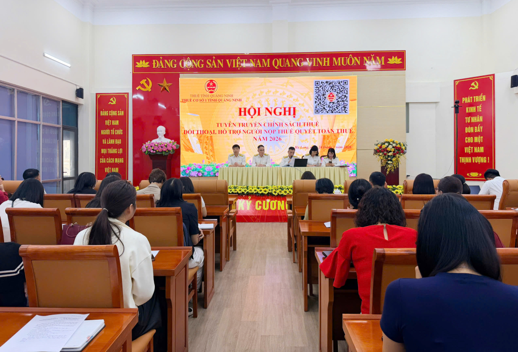 L&atilde;nh đạo Thuế Cơ sở 1 Quảng Ninh giải đ&aacute;p c&acirc;u hỏi của doanh nghiệp, hộ kinh doanh