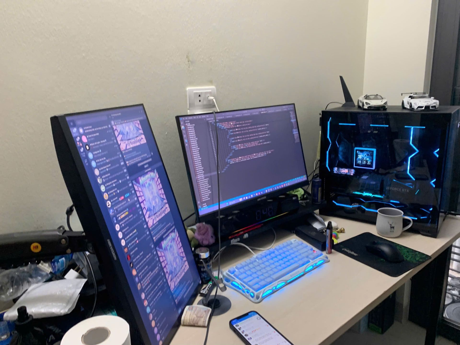 đối tượng đang đăng nhập khai th&aacute;c dữ liệu chiếm đoạt