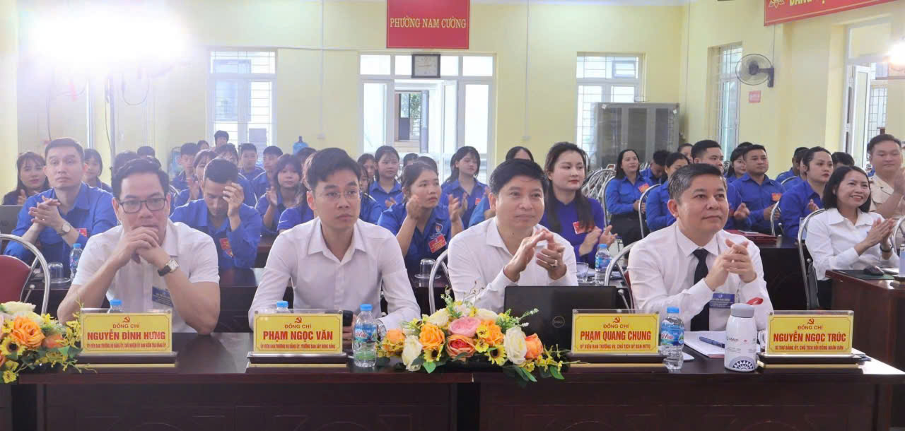 C&aacute;c đồng ch&iacute; l&atilde;nh đạo phường Nam Cường v&agrave; đại biểu dự Đại hội đại biểu Hội LHTN Việt Nam phường lần thứ I, nhiệm kỳ 2026 &ndash; 2029.