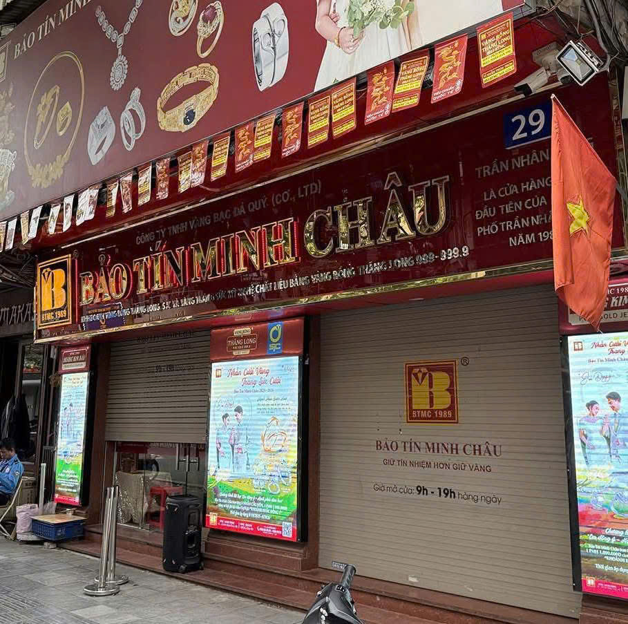 Công an kiểm tra, loạt cửa hàng Bảo Tín Minh Châu đồng loạt đóng cửa giữa giờ giao dịch
