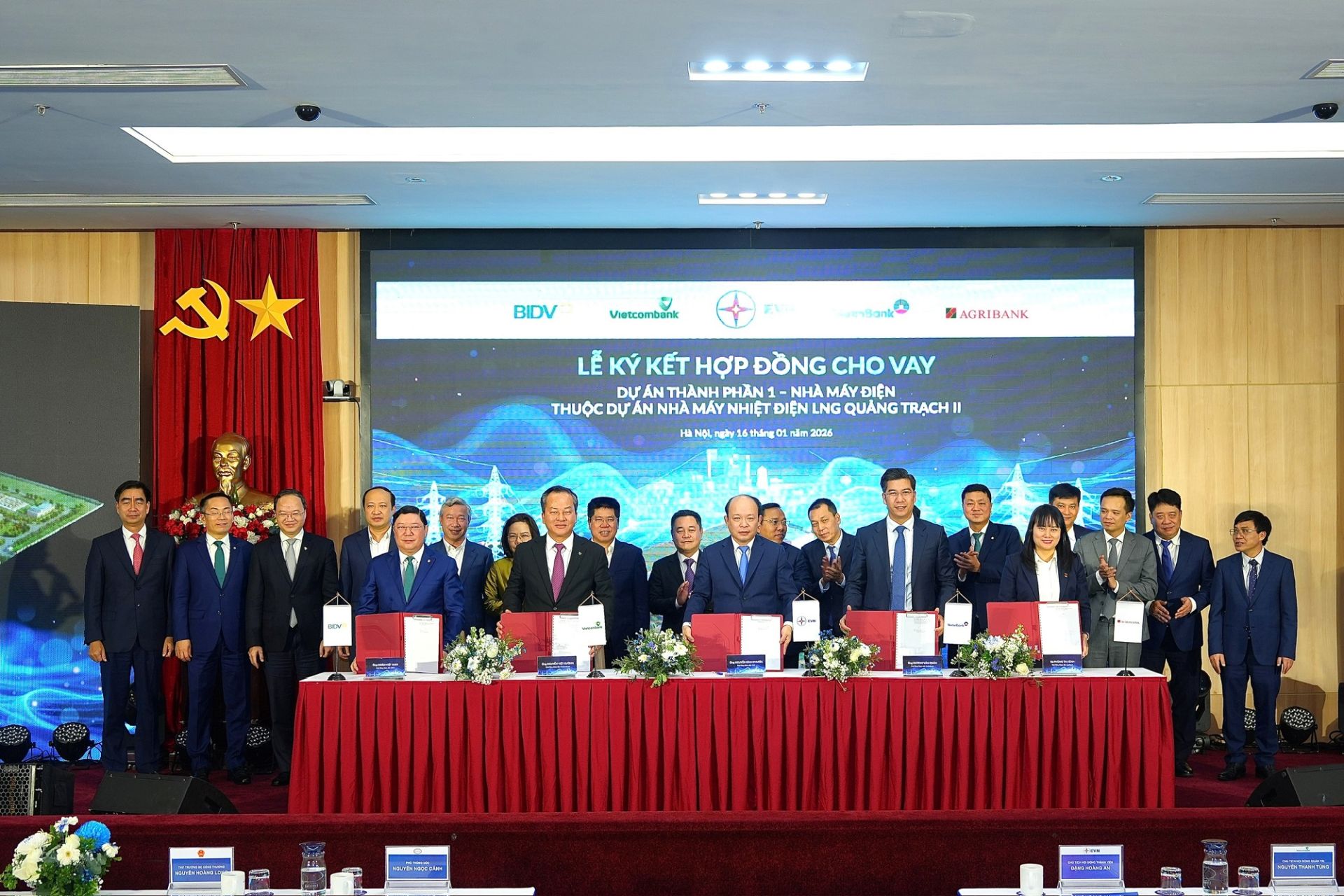 Đại diện các bên ký kết Hợp đồng cho vay Dự án thành phần 1 - Nhà máy điện thuộc Dự án Nhà máy nhiệt điện LNG Quảng Trạch II Đại diện các bên ký kết Hợp đồng cho vay Dự án thành phần 1 - Nhà máy điện thuộc Dự án Nhà máy nhiệt điện LNG Quảng Trạch II