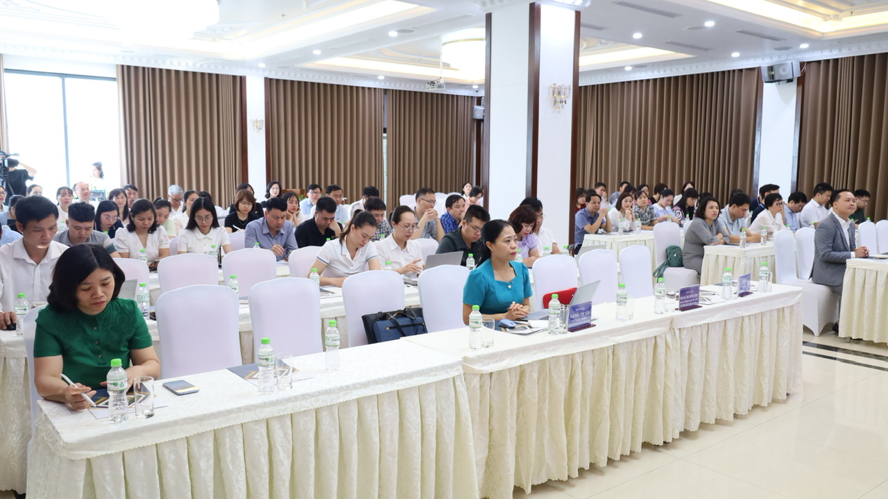 Quang cảnh hội nghị.