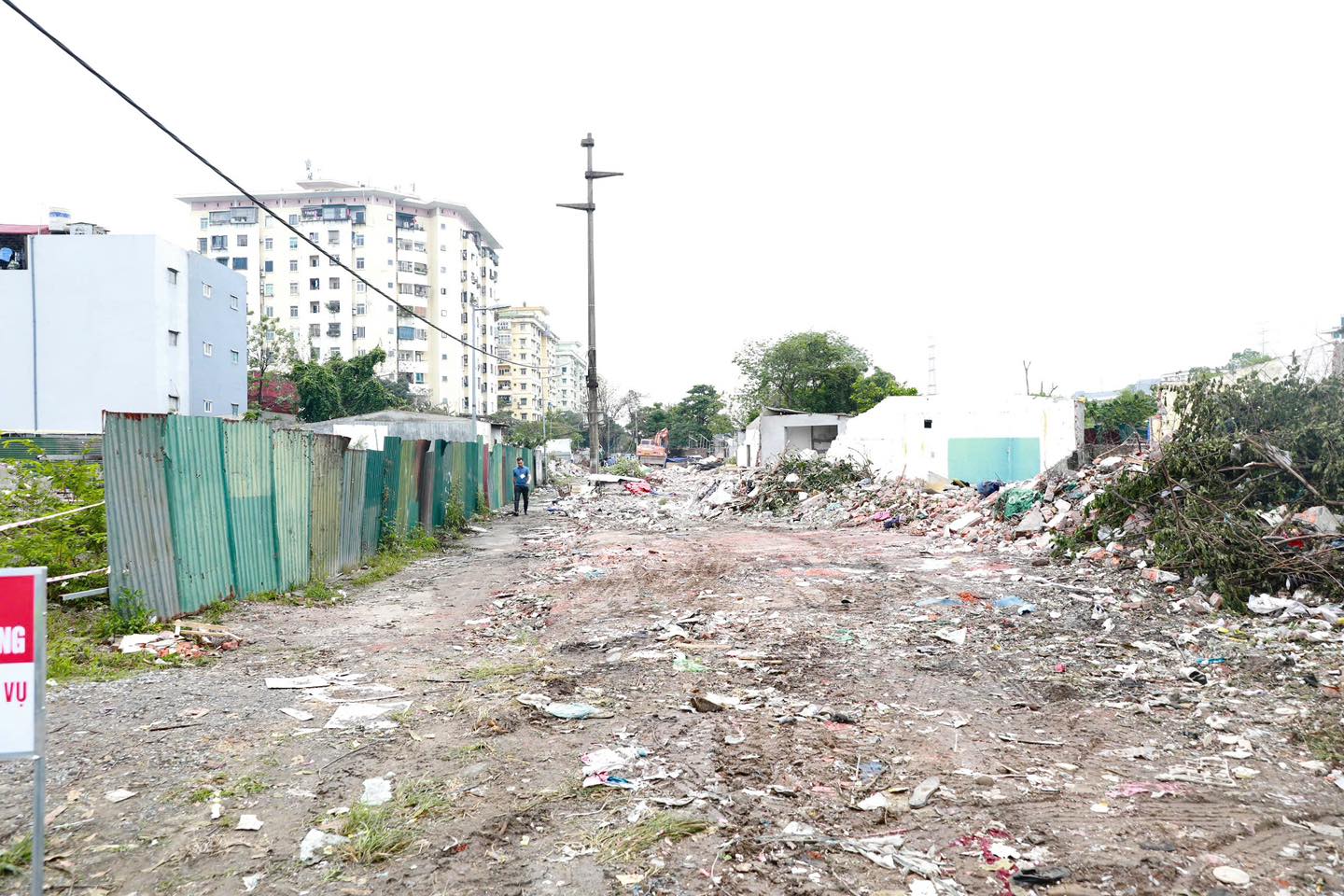 Hiện trạng khu vực sau khi giải ph&oacute;ng mặt bằng, chuẩn bị phục vụ thi c&ocirc;ng tuyến đường nối từ Khu đ&ocirc; thị Đồng T&agrave;u ra đường Giải Ph&oacute;ng.