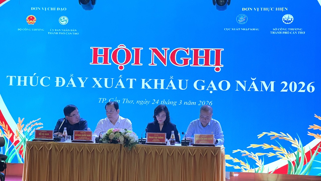 Đo&agrave;n chủ tọa Hội nghị