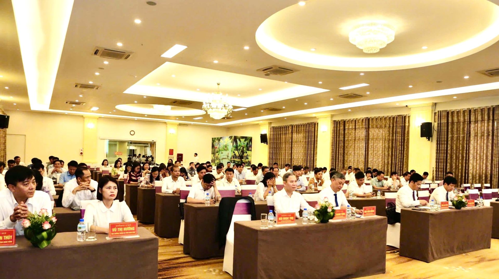 Quang cảnh hội nghị