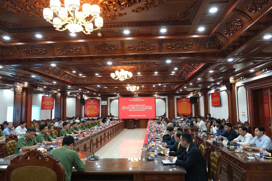 Công an Lâm Đồng đồng hành doanh nghiệp, tháo gỡ “điểm nghẽn” để bảo đảm an ninh kinh tế