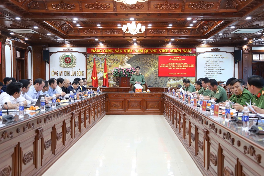 Quang cảnh chương tr&igrave;nh l&agrave;m việc