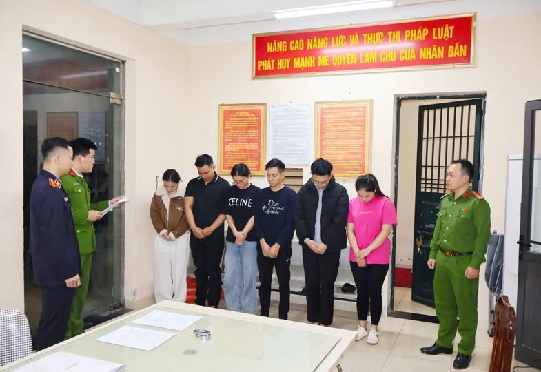 Hà Nội: Khởi tố 7 đối tượng giả danh bác sĩ, lừa dối khách hàng tại cơ sở thẩm mỹ không phép