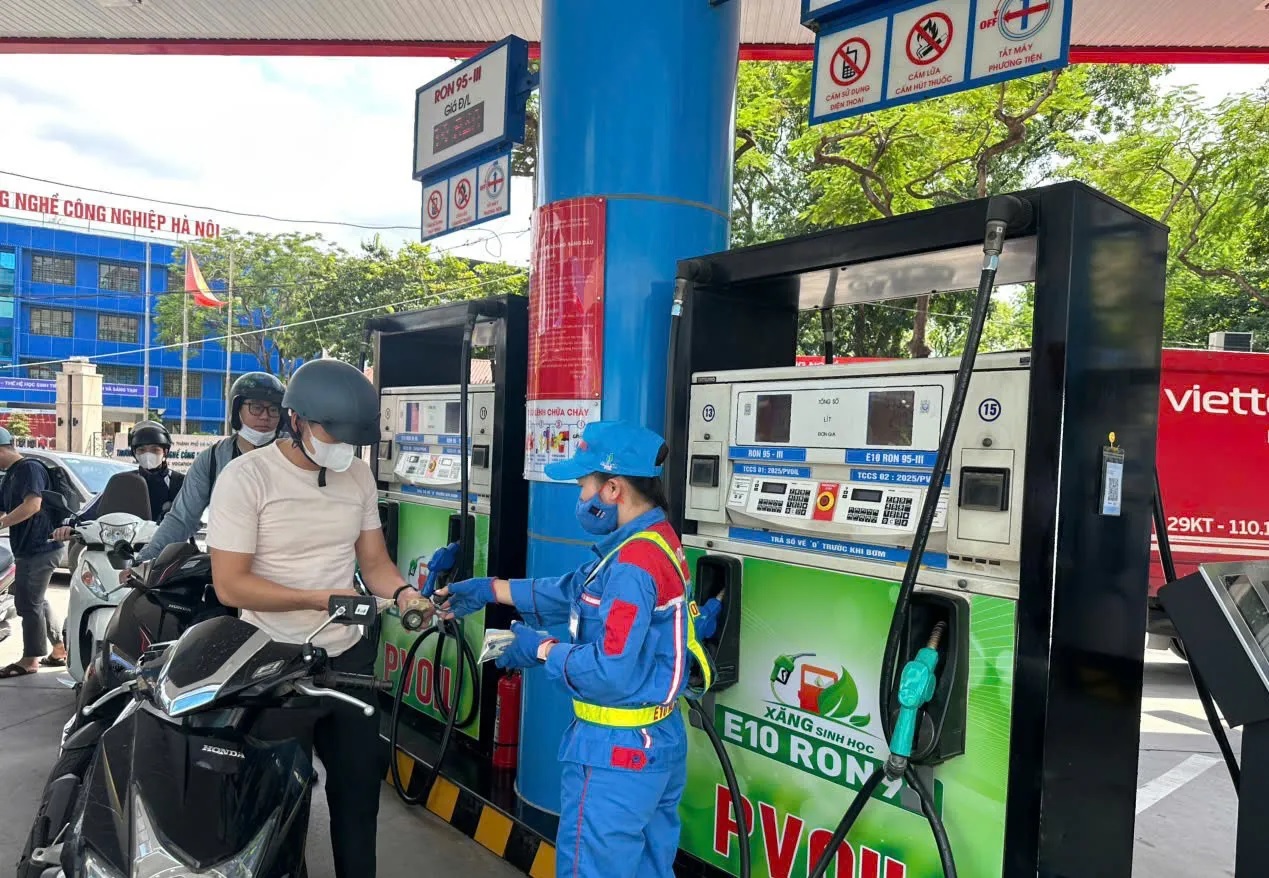 Xăng E10 tăng tốc phủ kín từ tháng 4: Giải bài toán năng lượng và môi trường