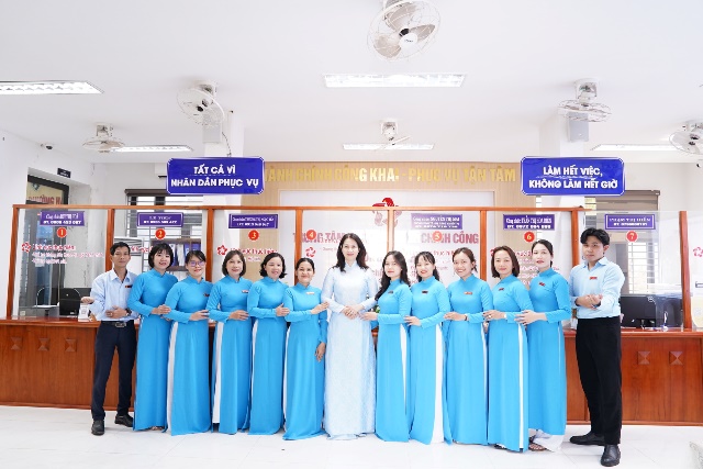 Trung tâm Phục vụ hành chính công phường Hải Vân tận tâm phục vụ người dân