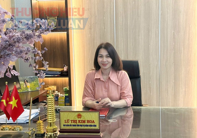 B&agrave; Lữ Thị Kim Hoa - Ph&oacute; gi&aacute;m đốc Trung t&acirc;m Phục vụ H&agrave;nh ch&iacute;nh c&ocirc;ng phường Hải V&acirc;n.