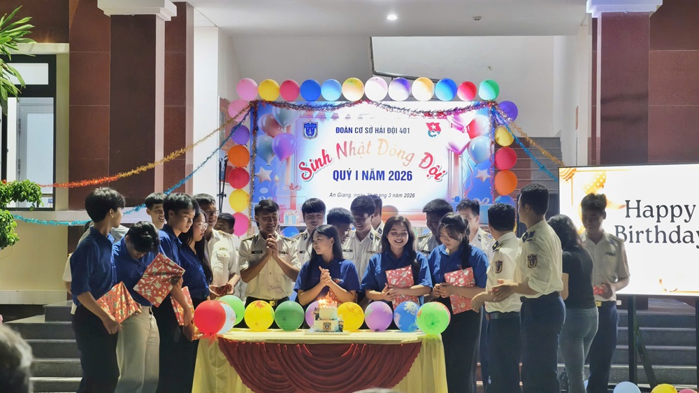 “Sinh nhật đồng đội” tại Hải đội 401 - Ấm áp, nghĩa tình