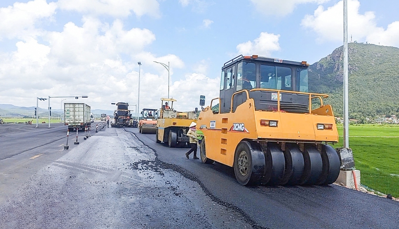 Cao tốc Bắc - Nam bước vào “giờ G”: Quyết liệt loại nhà thầu yếu, tăng tốc thông xe trong quý II/2026