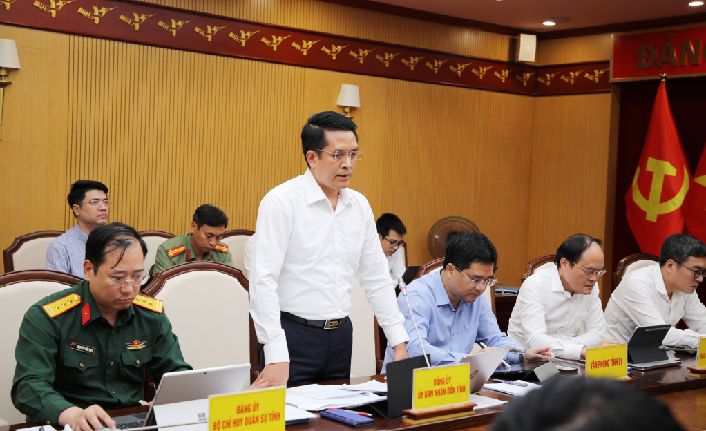 Ông Vũ Ngọc Tuấn, Phó Bí thư Đảng ủy UBND tỉnh Quảng Ninh phát biểu tại hội nghị Ông Vũ Ngọc Tuấn, Phó Bí thư Đảng ủy UBND tỉnh Quảng Ninh phát biểu tại hội nghị