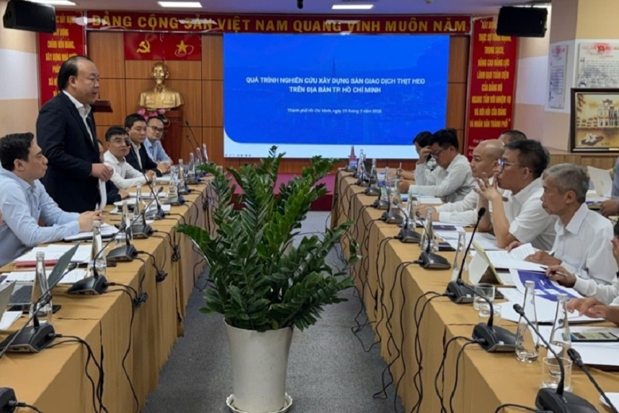 Theo ông Trần Hữu Linh, Cục trưởng Cục Quản lý và phát triển thị trường trong nước, việc niêm yết góp phần nâng cao chất lượng hàng hóa, tạo mặt bằng giá minh bạch. Theo ông Trần Hữu Linh, Cục trưởng Cục Quản lý và phát triển thị trường trong nước, việc niêm yết góp phần nâng cao chất lượng hàng hóa, tạo mặt bằng giá minh bạch.