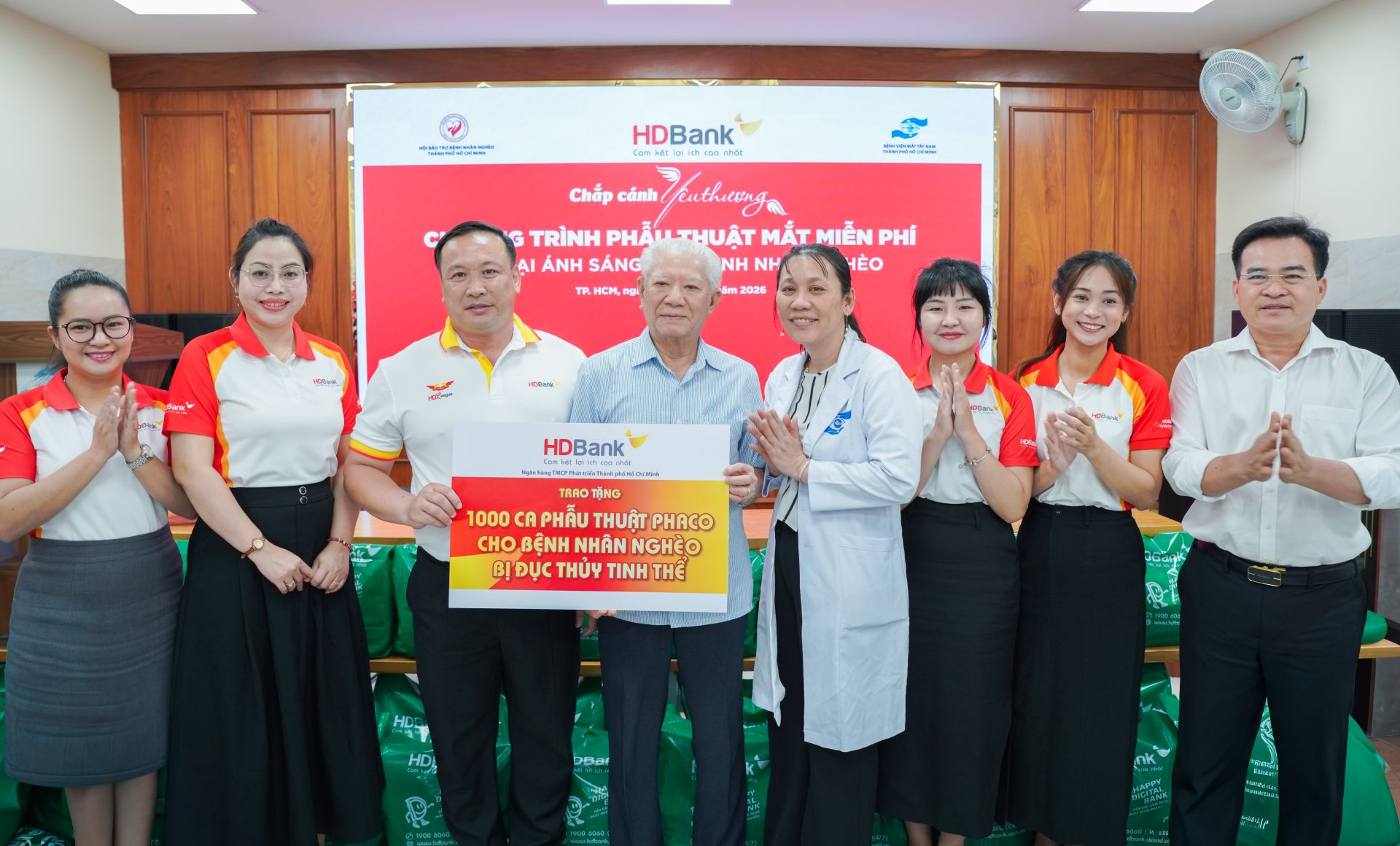 HDBank: 20 năm bền bỉ mang ánh sáng đến bệnh nhân có hoàn cảnh khó khăn