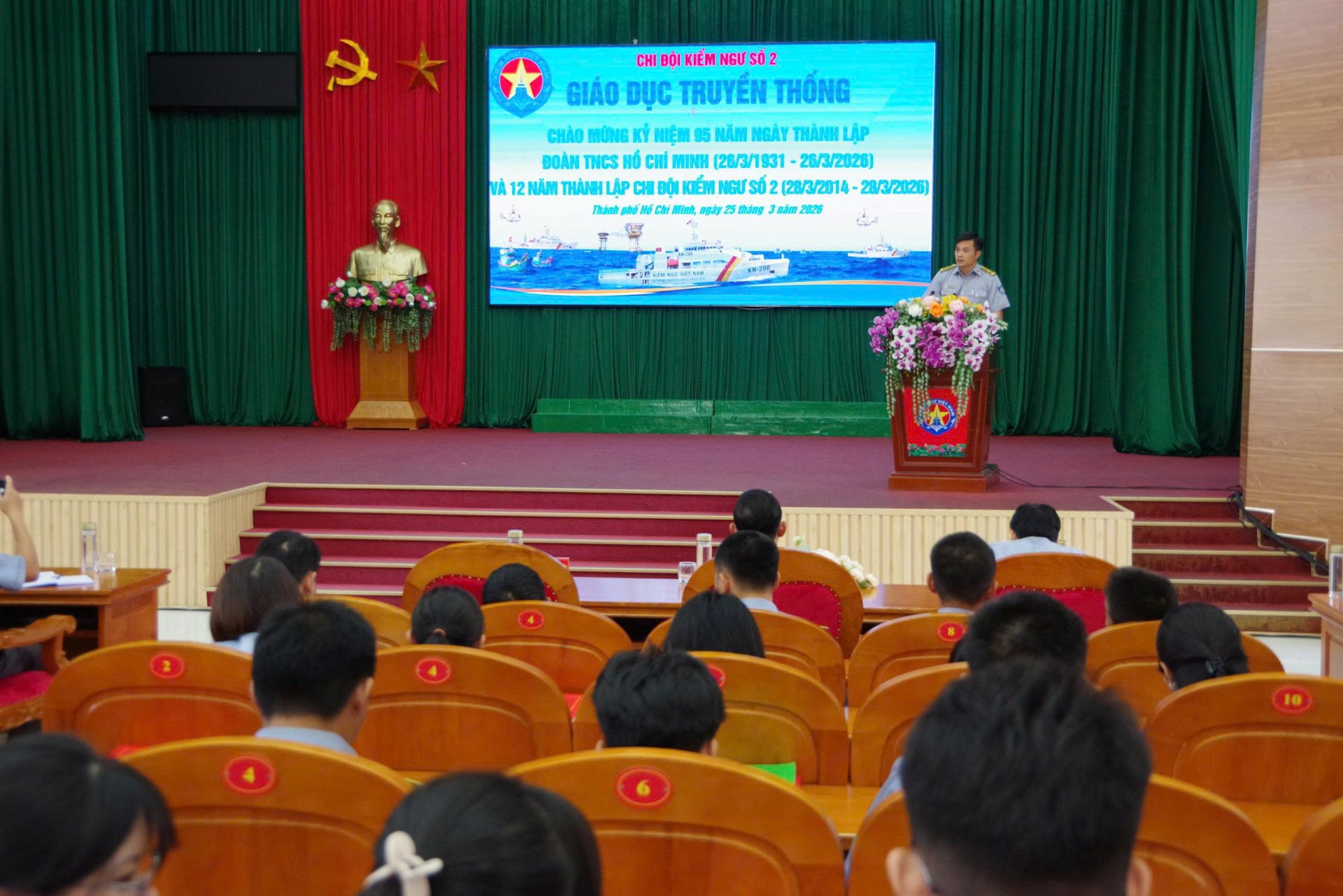 Đại diện lãnh đạo Chi đội Kiểm ngư 2 phát biểu tuyên truyền, giáo dục truyền thống 95 thành lập Đoàn TNCS HCM, 12 năm thành lập Chi đội Đại diện lãnh đạo Chi đội Kiểm ngư 2 phát biểu tuyên truyền, giáo dục truyền thống 95 thành lập Đoàn TNCS HCM, 12 năm thành lập Chi đội