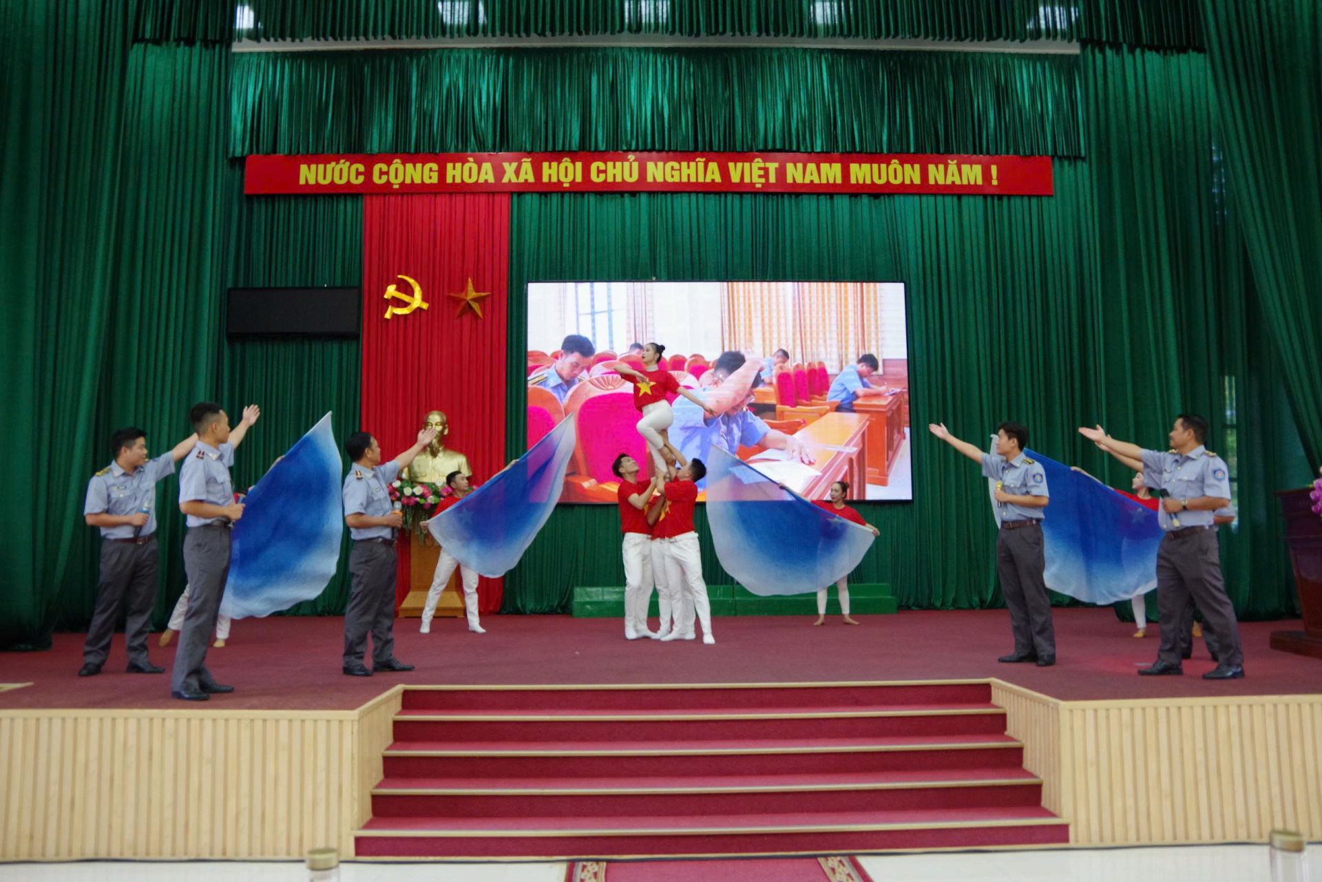 Văn nghệ chào mừng Văn nghệ chào mừng