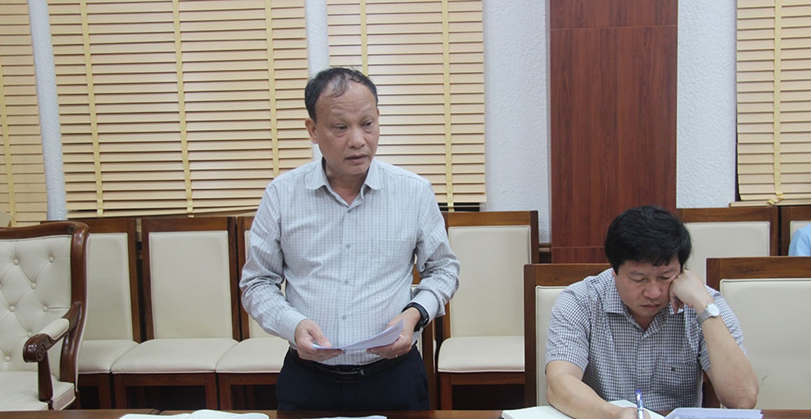 Đại diện Sở N&ocirc;ng nghiệp v&agrave; M&ocirc;i trường ph&aacute;t biểu &yacute; kiến tại cuộc họp.