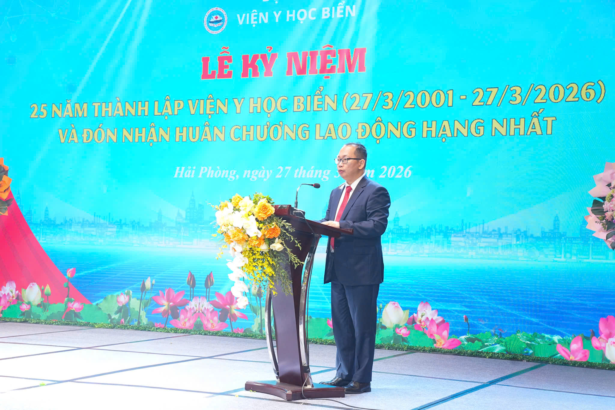 TS.BS. Nguyễn Bảo Nam, Viện trưởng Viện Y học biển phát biểu. TS.BS. Nguyễn Bảo Nam, Viện trưởng Viện Y học biển phát biểu.