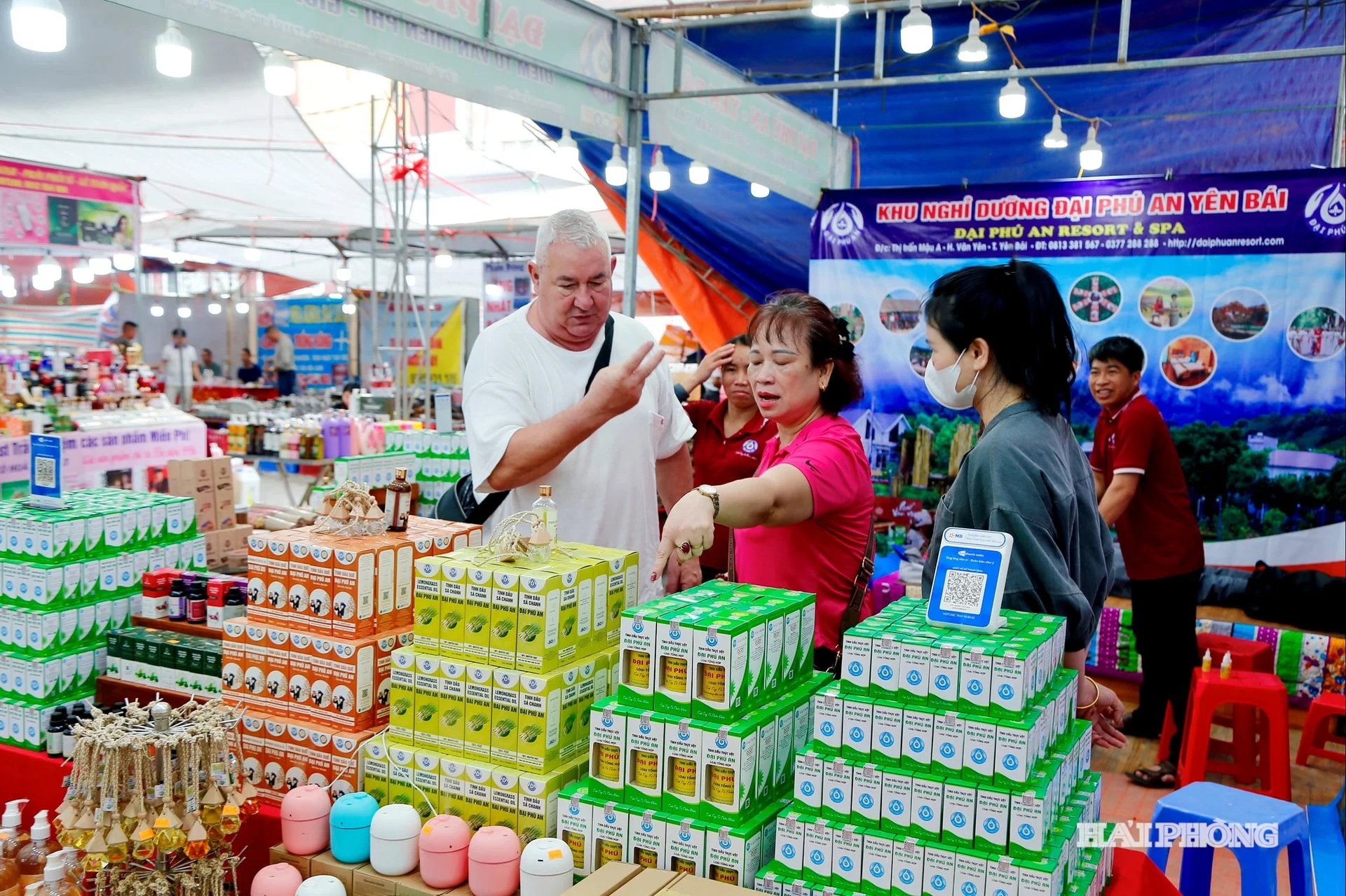 Hải Phòng: Sôi động hội chợ thương mại, du lịch, thủy sản Cát Bà 2026