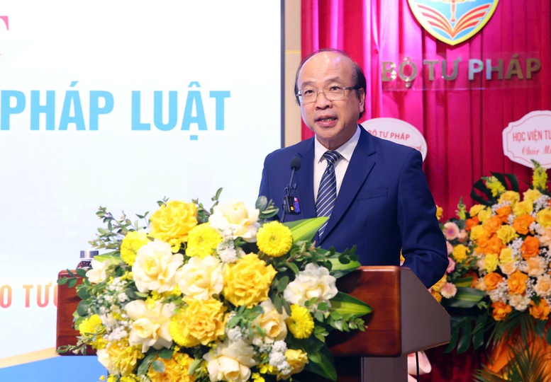 Thứ trưởng Bộ Tư ph&aacute;p Phan Ch&iacute; Hiếu ph&aacute;t biểu tại Lễ ra mắt Quỹ. Ảnh: VGP/DA