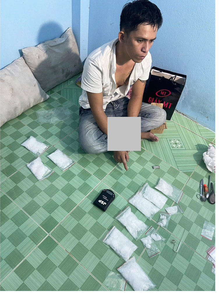 Phú Quốc: Đột kích nơi ở, thu giữ gần 1 kg ma túy đá chuẩn bị tuồn ra thị trường