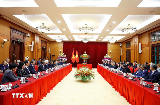 Tổng Bí thư Tô Lâm tiếp lãnh đạo của hơn 40 tập đoàn, doanh nghiệp quốc tế lớn là thành viên của Hội đồng Kinh doanh châu Á. (Ảnh: Thống Nhất/TTXVN) Tổng Bí thư Tô Lâm tiếp lãnh đạo của hơn 40 tập đoàn, doanh nghiệp quốc tế lớn là thành viên của Hội đồng Kinh doanh châu Á. (Ảnh: Thống Nhất/TTXVN)