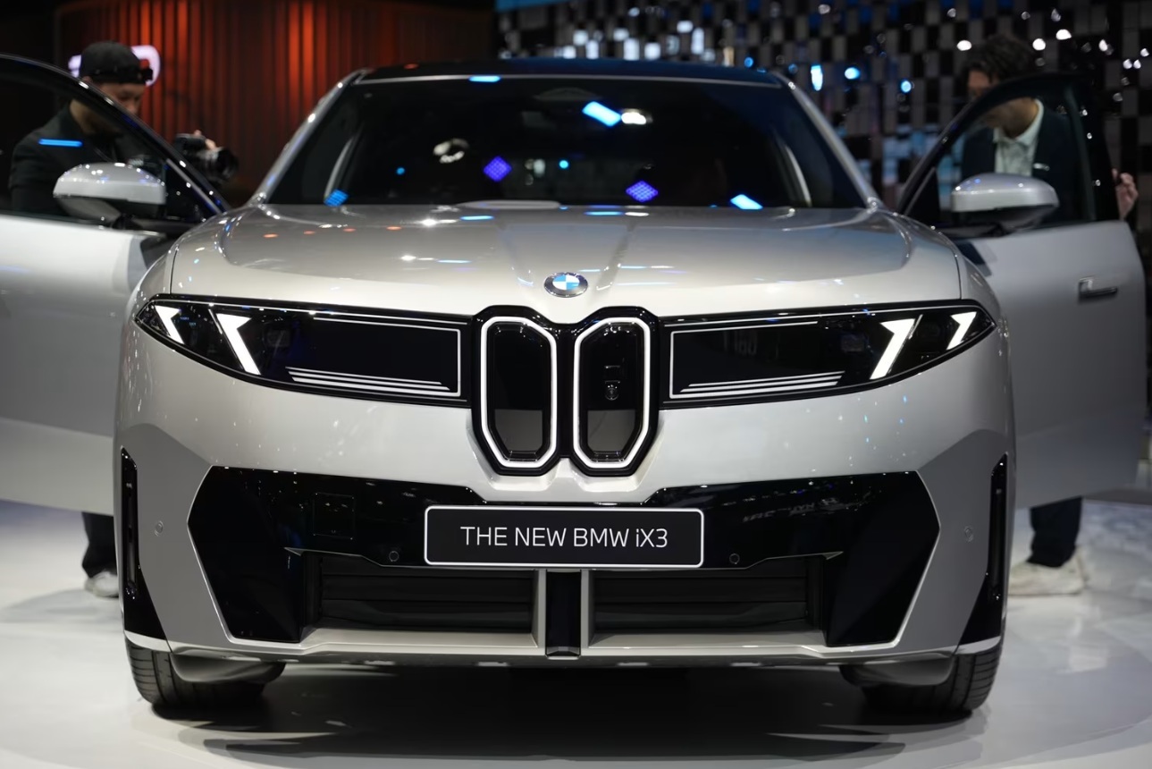 Cận cảnh BMW iX3 2026: Lột xác thiết kế, tiên phong xu hướng SUV điện "Neue Klasse"
