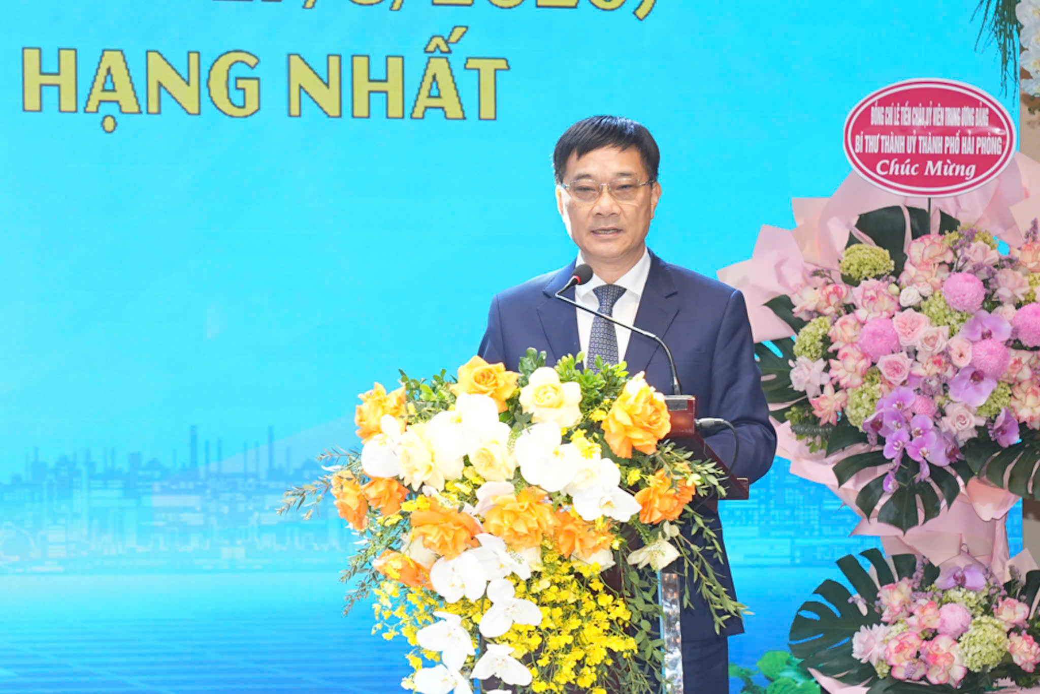 Đồng chí Vũ Hồng Thanh, Phó Chủ tịch Quốc hội phát biểu chỉ đạo. Đồng chí Vũ Hồng Thanh, Phó Chủ tịch Quốc hội phát biểu chỉ đạo.