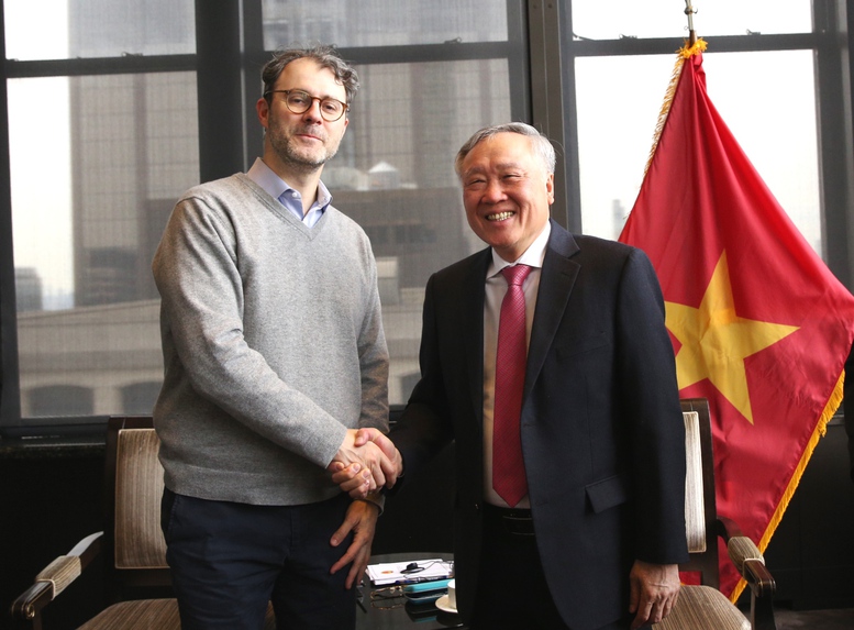 Ph&oacute; Thủ tướng Thường trực Ch&iacute;nh phủ Nguyễn H&ograve;a B&igrave;nh tiếp &ocirc;ng David Ripley - CEO C&ocirc;ng ty Kraken - Ảnh: VGP/Nguyễn Ho&agrave;ng