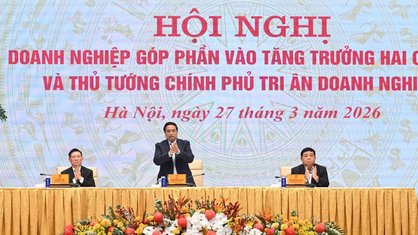 Thủ tướng Ch&iacute;nh phủ Phạm Minh Ch&iacute;nh chủ tr&igrave; Hội nghị doanh nghiệp g&oacute;p phần v&agrave;o tăng trưởng hai con số. (Ảnh: TRẦN HẢI)