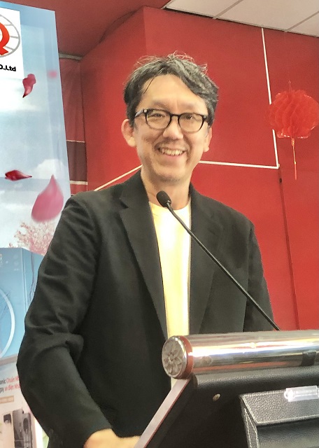 &Ocirc;ng Taka Fujino ph&aacute;t biểu tại buổi lễ