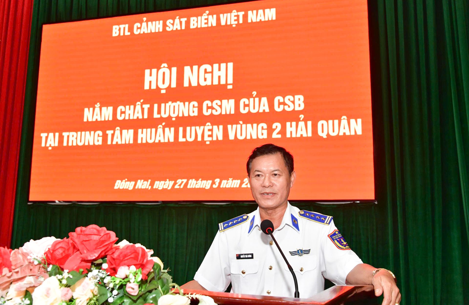 Đại t&aacute; Nguyễn Th&aacute;i Dương - Ph&oacute; Ch&iacute;nh ủy Bộ Tư lệnh V&ugrave;ng Cảnh s&aacute;t biển 4 ph&aacute;t biểu tại buổi l&agrave;m việc.
