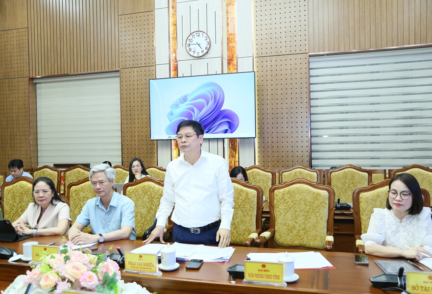 Phó Chủ tịch UBND tỉnh Phạm Văn Nghiêm phát biểu tại buổi làm việc. Phó Chủ tịch UBND tỉnh Phạm Văn Nghiêm phát biểu tại buổi làm việc.
