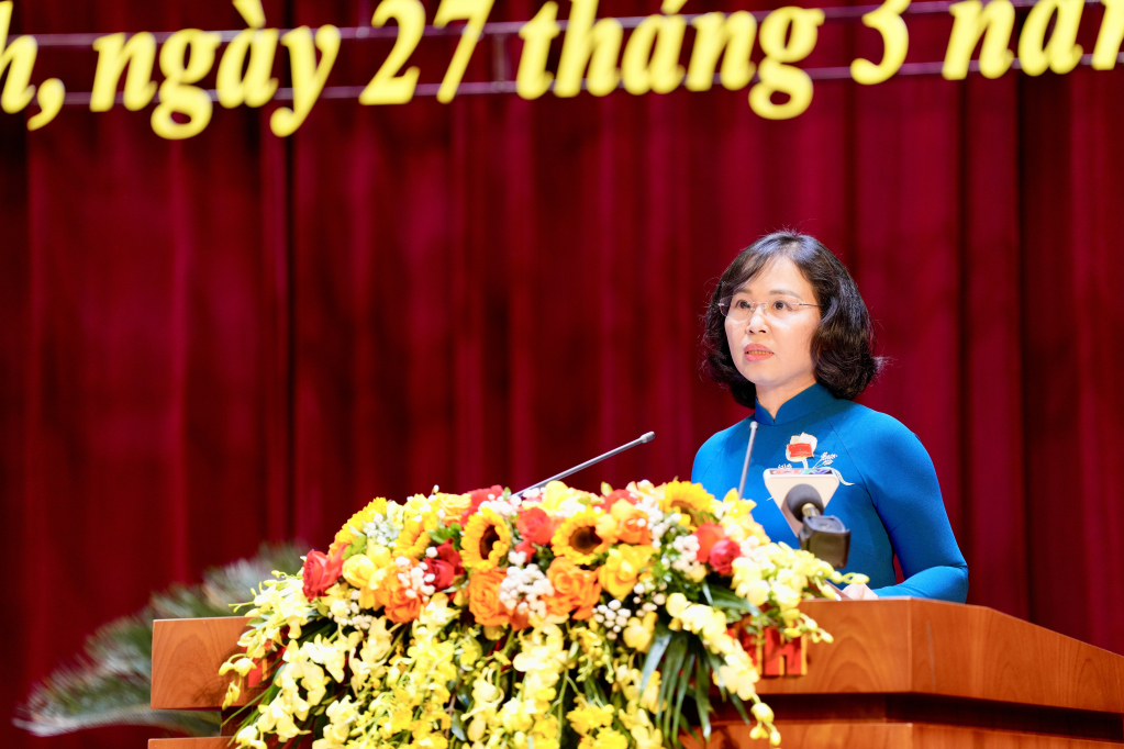 B&agrave; Trịnh Thị Minh Thanh, Ph&oacute; B&iacute; thư Thường trực Tỉnh ủy, Chủ tịch HĐND tỉnh Quảng Ninh kh&oacute;a XV, ph&aacute;t biểu nhận nhiệm vụ